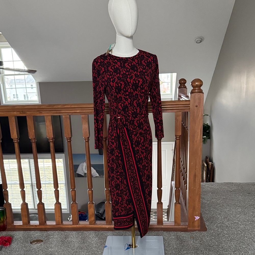 Michael, Michael, Kors ❤️Elegant Black and Red Lace 👗 Dress size S BRAND NEW❤️